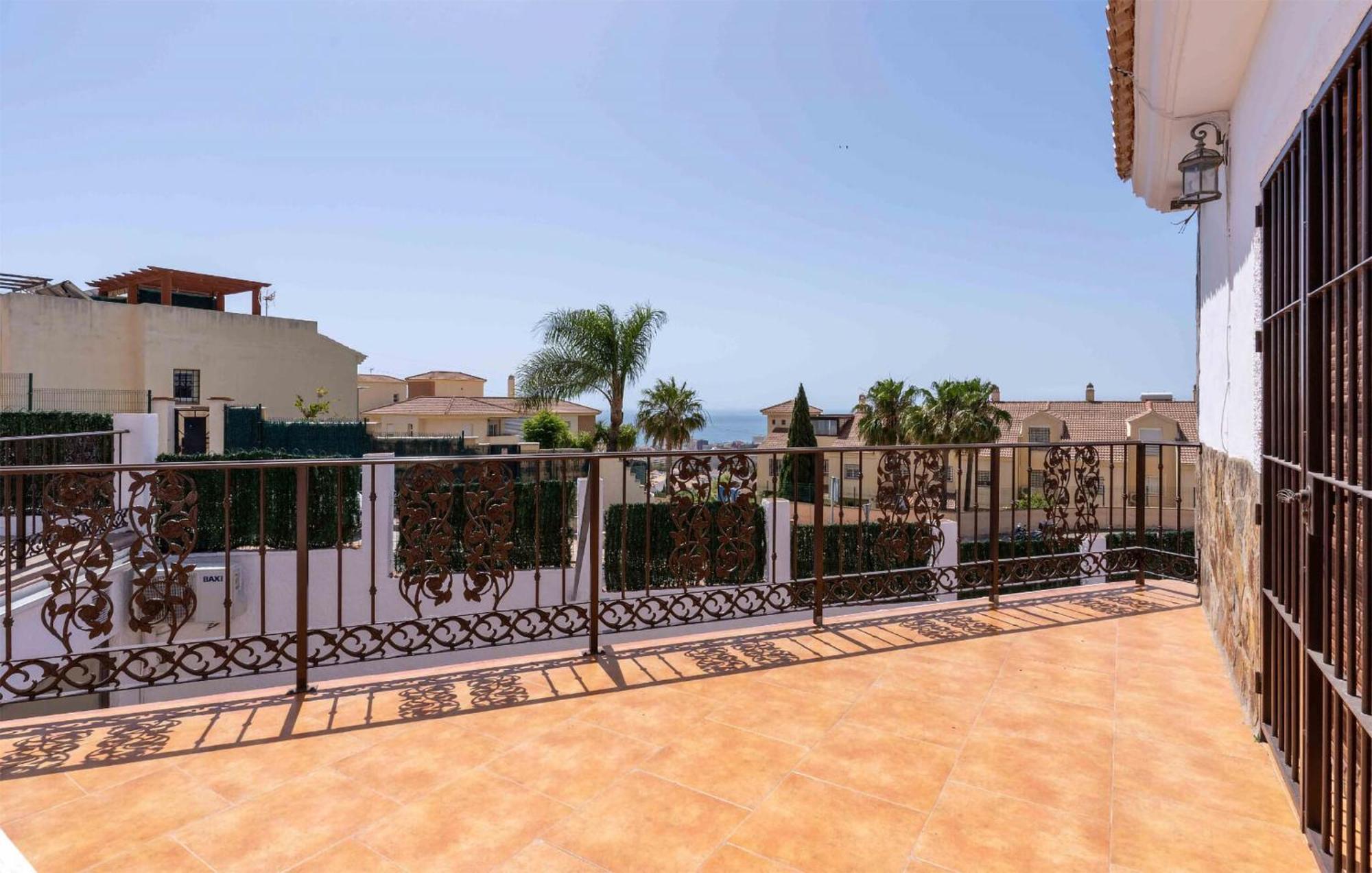Lovely Home In Benalmadena With Kitchen Exterior foto