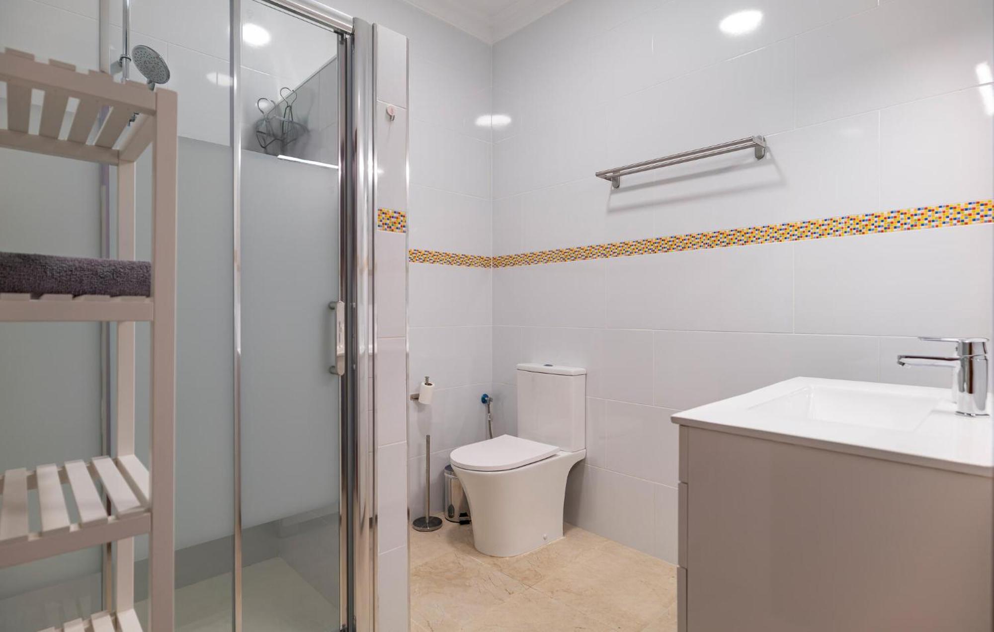 Lovely Home In Benalmadena With Kitchen Exterior foto